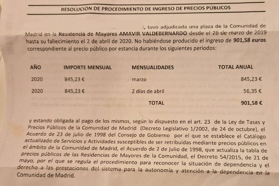 Carta que ha recibido Ángela Armingol de la Comunidad de Madrid con la reclamación del dinero de la residencia en la que falleció su padre.