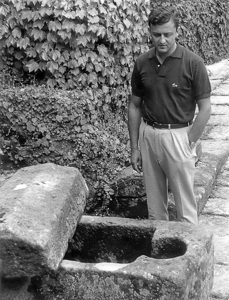 Una exposición en la BNE analiza la obra de Luis Martín-Santos