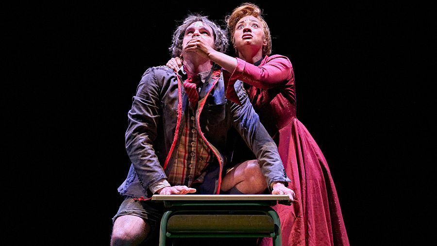 Tetis se rebela contra los dioses y fracasa