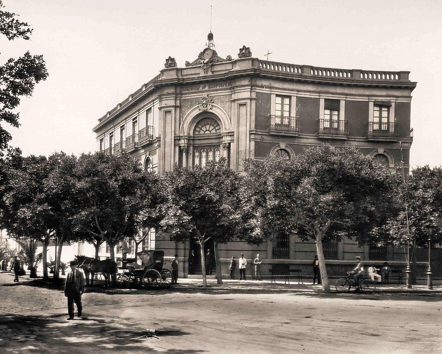 Almería. Banco de España. Plaza Circular. (1929). Fotografía: Antonio Mateos Hernández