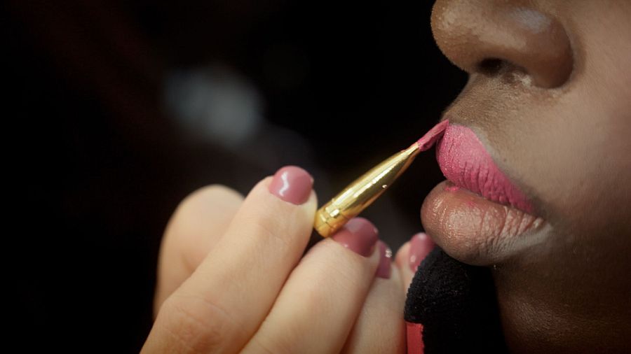 La geopolítica de la cosmética, a debate en el estreno de 'Geópolis'