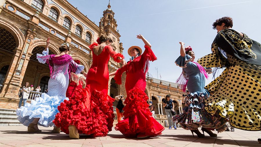 bailando sevillanas