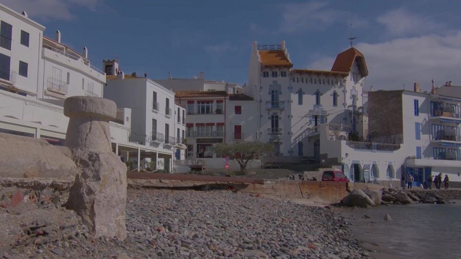 El de Cadaqués va ser un port molt important i va tenir la seva pròpia duana.