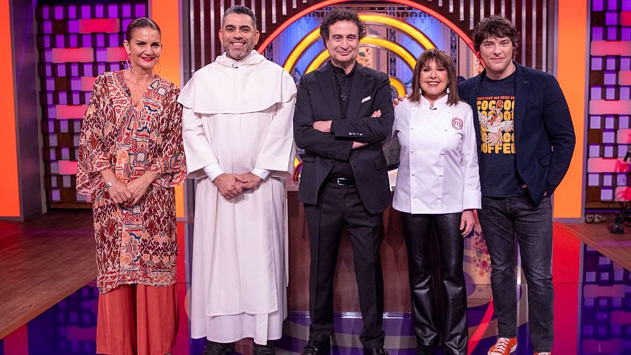 Loles León y Fray Marcos, invitados al tercer programa de 'MasterChef 12'