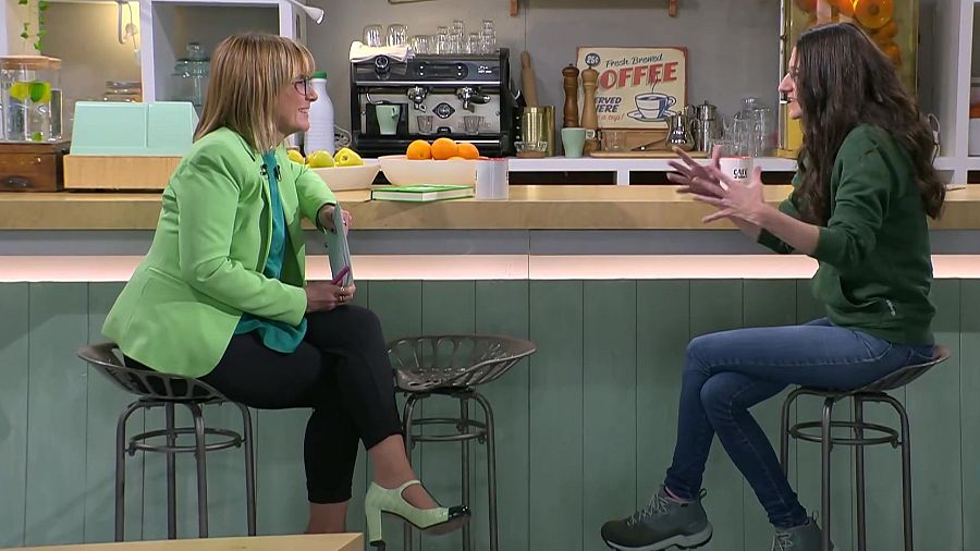 Gemma Nierga i la cuinera Maria Nicolau