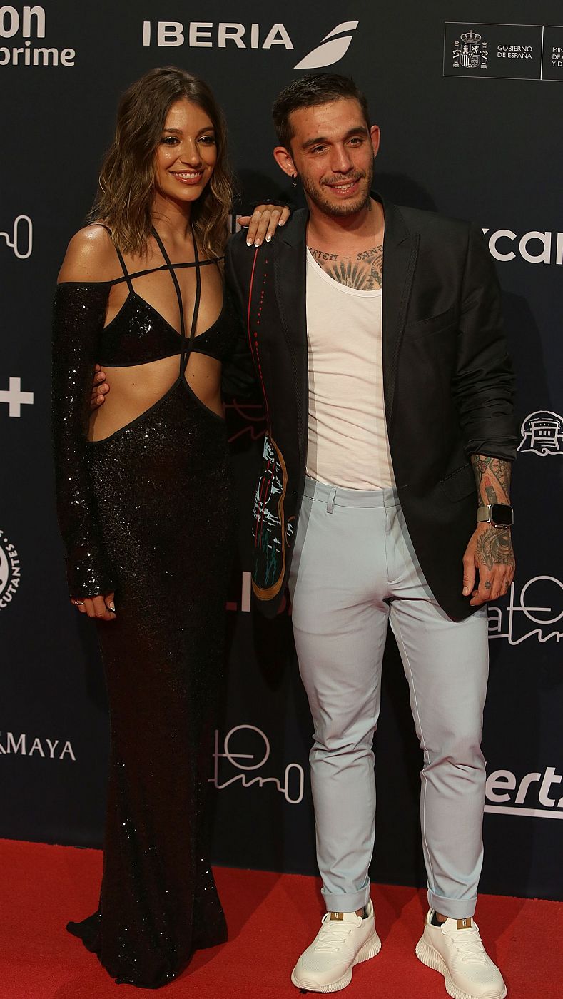 Ana Guerra y Víctor Elias en los Premios Platino en Cancún, México