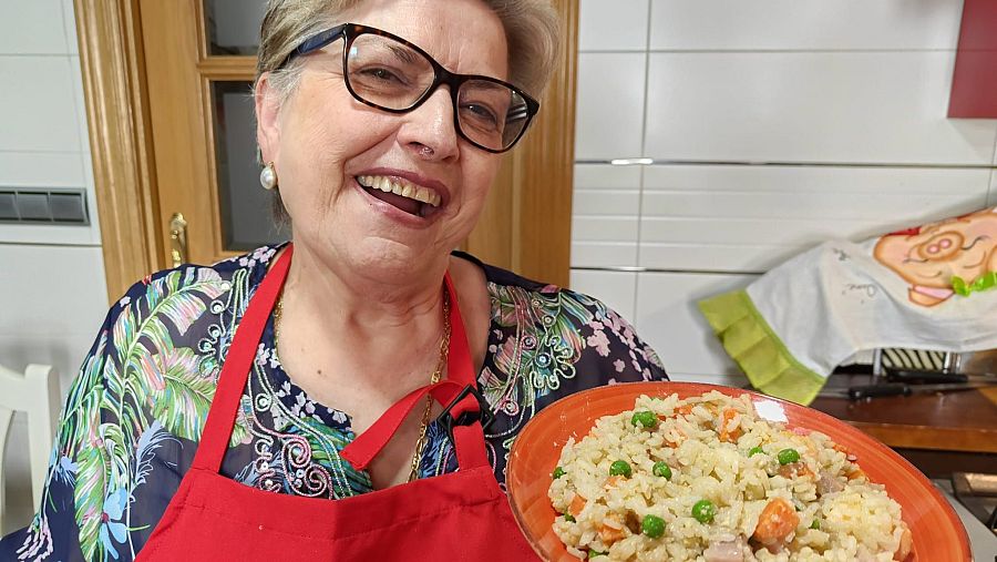 Adoración con el plato de arroz tres delicias