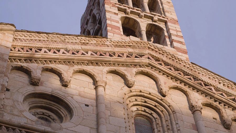 La catedral de Santa Maria de La Seu d'Urgell és l'única d'art romànic a Catalunya.