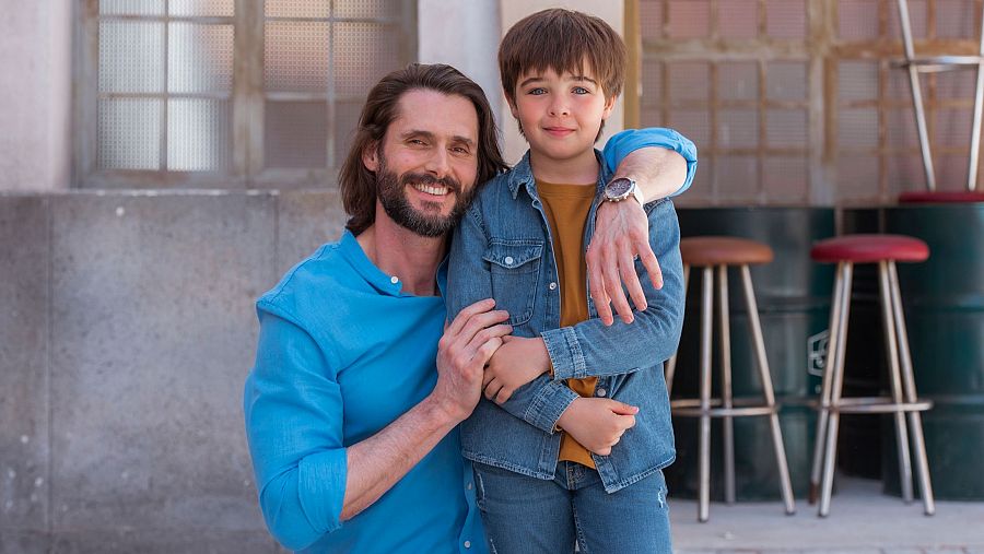 '4 estrellas' | Sergio Mur y Alejandro Gonzalo interpretan a Jorge Acín y su hijo Pablo