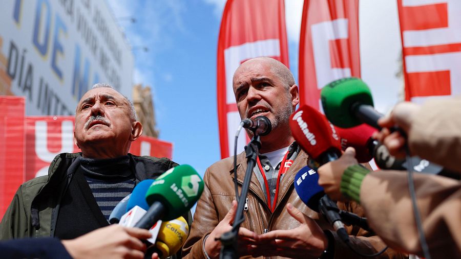 Mejores imágenes del Día del Trabajo 2024: los secretarios generales de CC.OO., Unai Sordo, y UGT, Pepe Álvarez, en Madrid