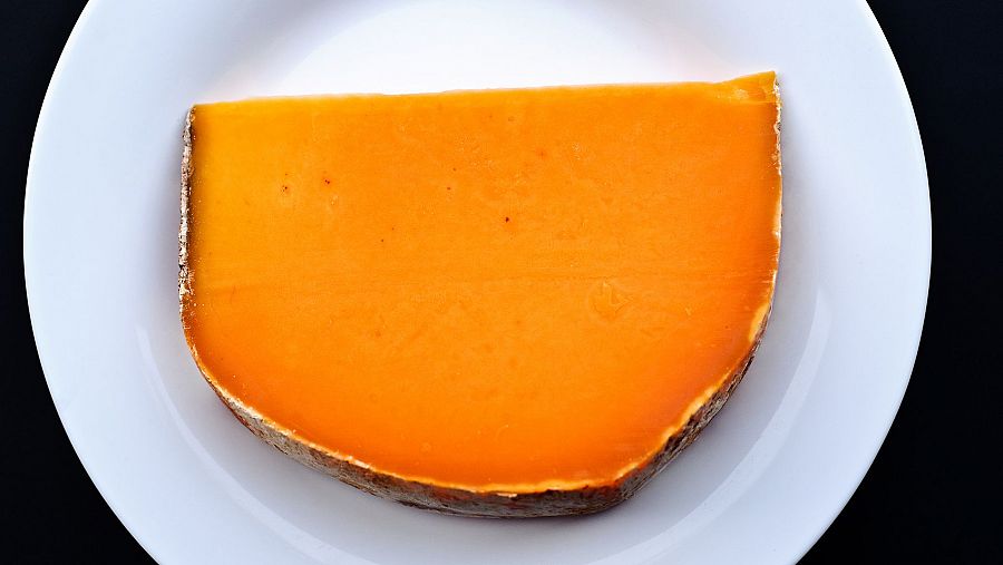 El queso Mimolette tiene un saborsuave y perfumado