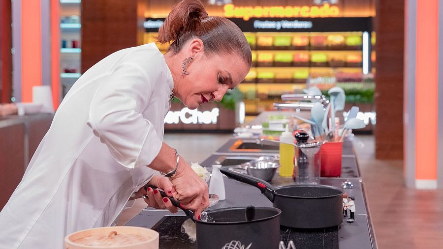 Samantha, cocinando en 'MasterChef'