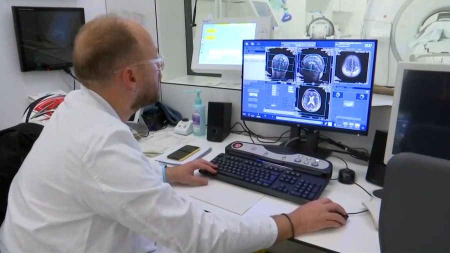 Operació no invasiva a l'Hospital Germans Trias i Pujol