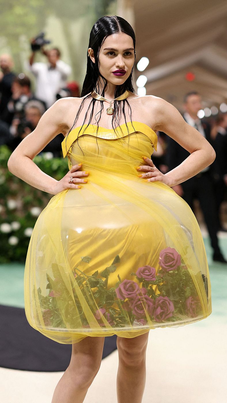 La modelo Amelia Gray Hamlin en la Met Gala 2024