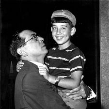 Ladislao Vadja con el actor infantil Pablito Calvo.