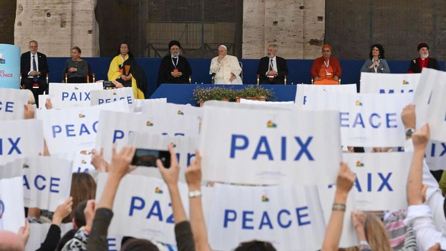 El papa Francisco durante un encuentro a favor de la paz.