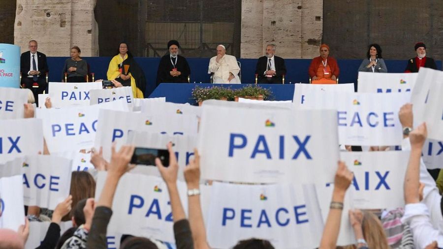 El papa Francisco durante un encuentro a favor de la paz.