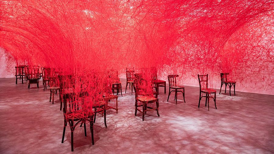 El evocador arte de Chiharu Shiota: de lo subliminal a lo sublime