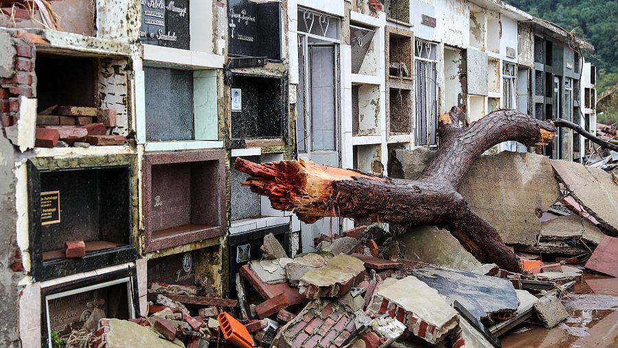 Cementerio destruido en la ciudad de Muçum por las inundaciones en Brasil.