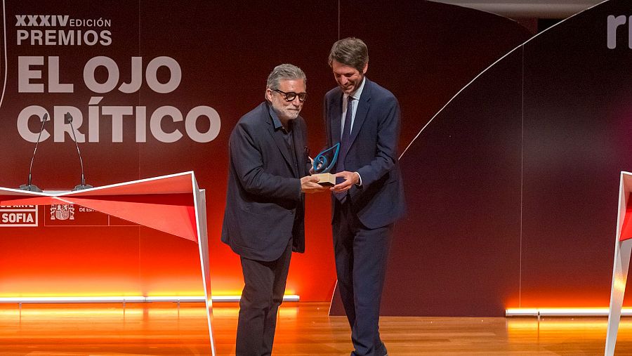 Jaume Plensa recibió el galardón de manos del ministro de Cultura