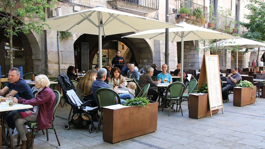 Les terrasses de la Rambla de Girona plenes per Temps de Flors