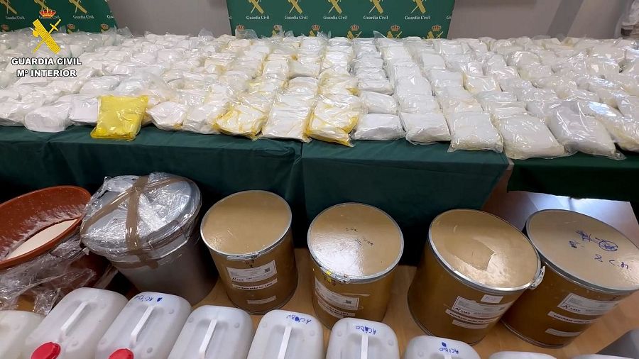 Parte del material incautado por la Guardia Civil