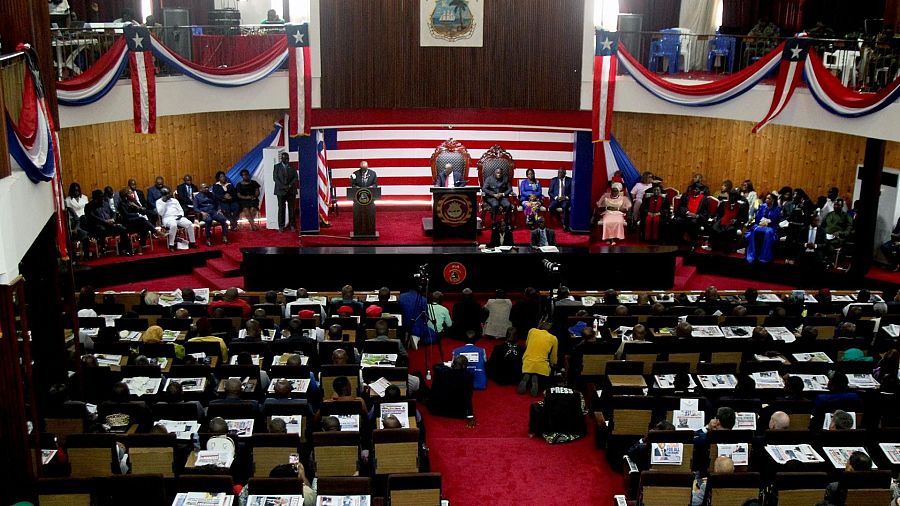 El presidente Joseph Boakai ha firmado la orden para crear un tribunal de crímenes de guerra