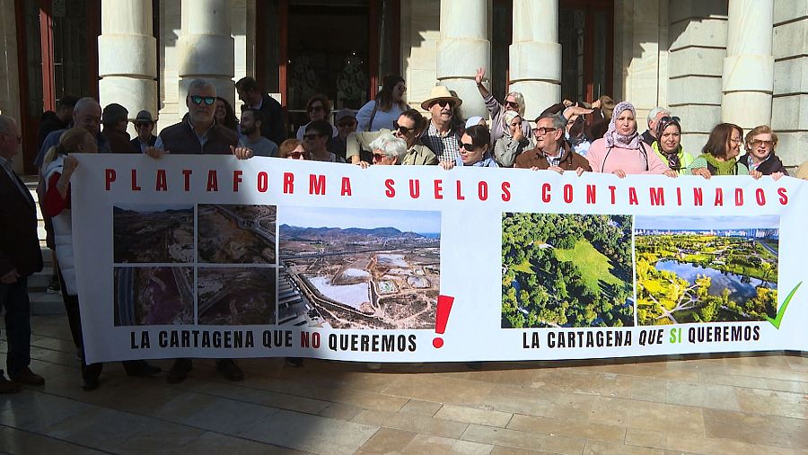 En las diferentes capas del subsuelo de Cartagena también encontramos contaminación. Hartos de décadas de buenas palabras, los vecinos exigen soluciones ya