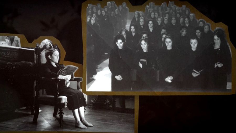 Imágenes del entierro de la película La casa de Bernarda Alba