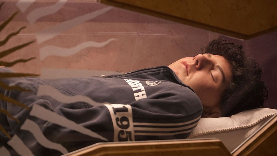 Cuerpo embalsamado de Carlo Acutis, ciberapóstol de la Eucaristía, expuesto para su veneración en Asís.