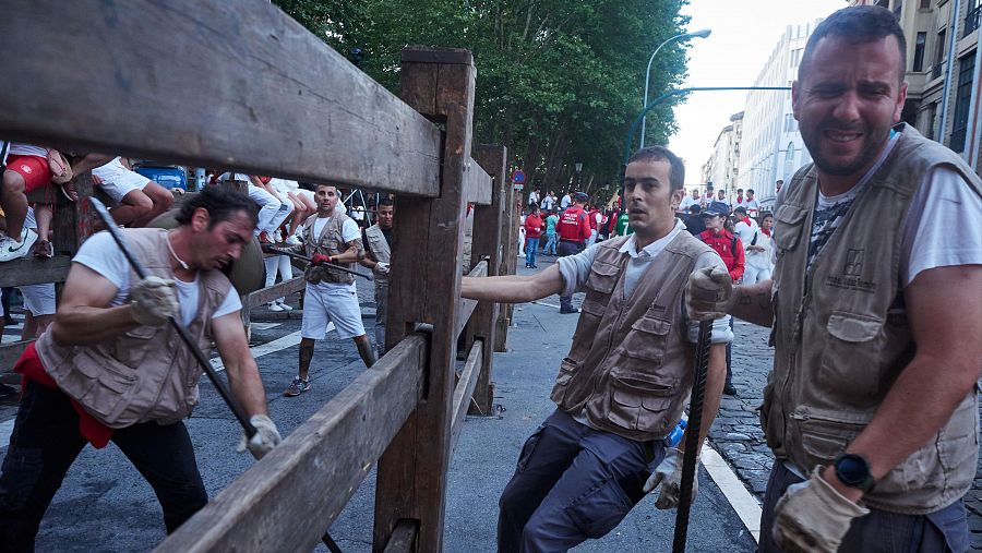 Ambiente durante el último y octavo encierro de las fiestas de San Fermín 2023