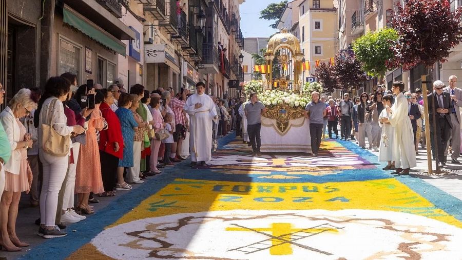 Una de las alfombra de serrín en Guadalajara