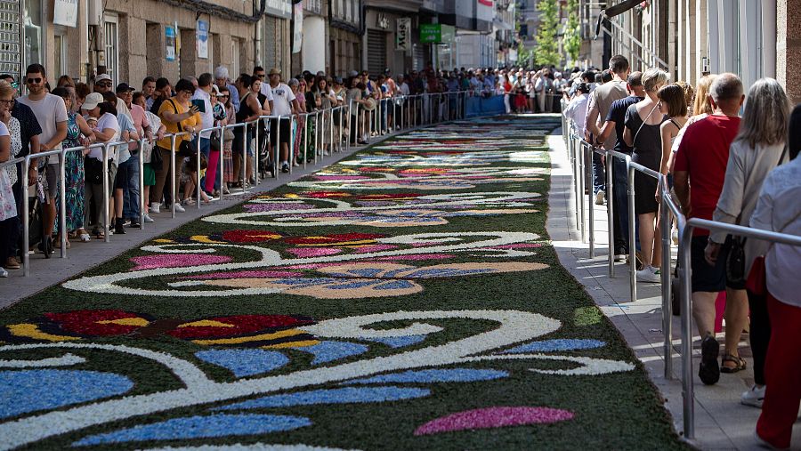 La villa de Ponteareas exhibe sus alfombras florales