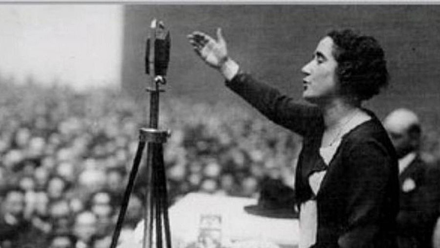 Clara Campoamor, escritora, política y abogada, pionera en la lucha por los derechos de la mujer