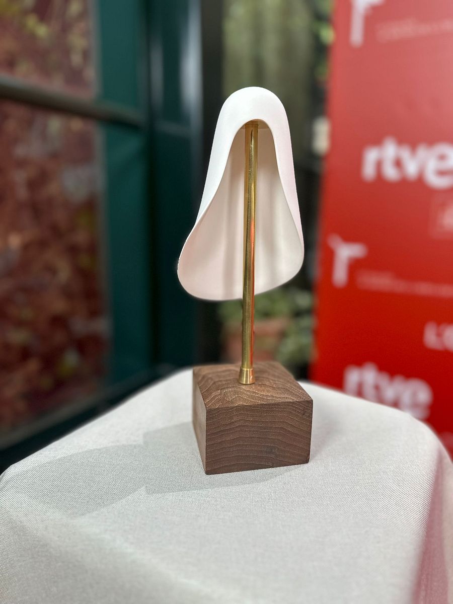 Estatuílla de la primera edición de los Premios de la Moda Española