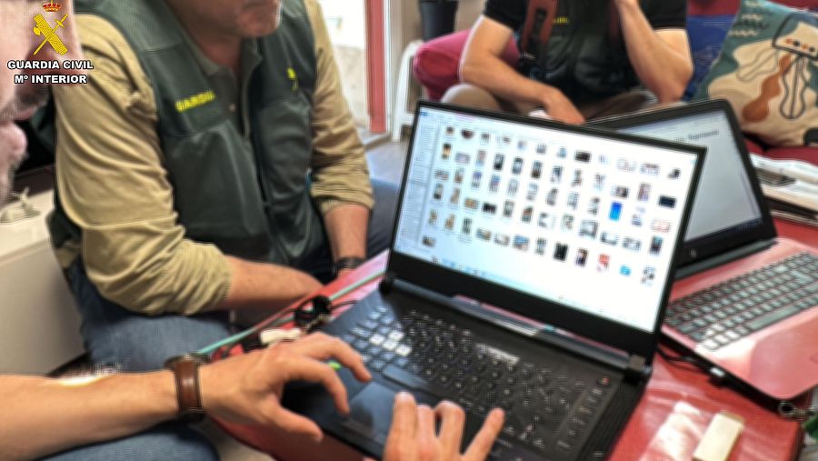 Detenido un ciberdepredador sexual por engañar a niñas para conseguir pornografia infantil