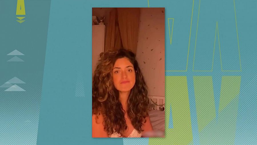 Jimena Guslain, mare soltera, denuncia que no la van deixar entrar amb la seva filla a la seva graduació del màster.