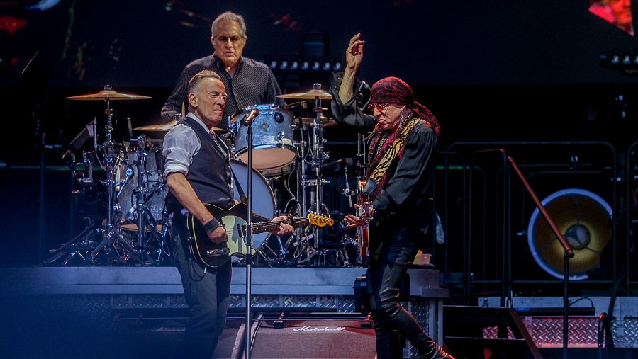 Ni la afonía frena al 'Boss': Springsteen enciende Madrid con su legendaria trayectoria