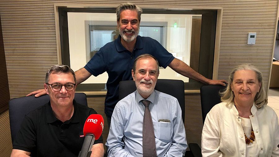 Jesús Esteban, María Esteban y Ánibal Martín, junto a Arturo Martín