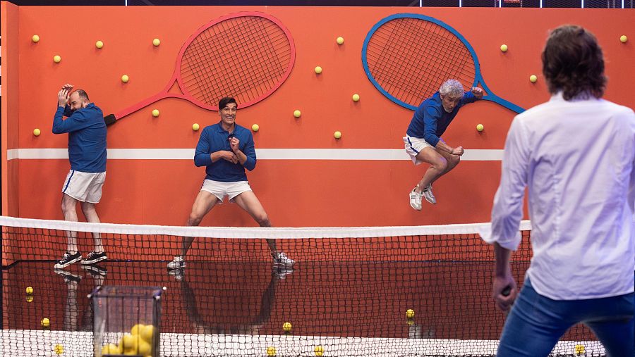 Imagen de Feliciano López jugando al tenis con el equipo azul en 'Invictus, ¿Te atreves?'