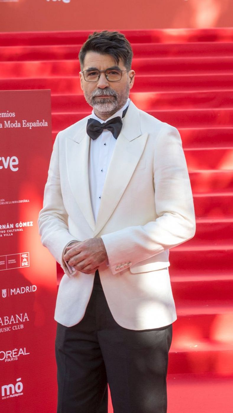 Pedro del Hierro viste a Rafael Muñoz en los Premios de la Moda