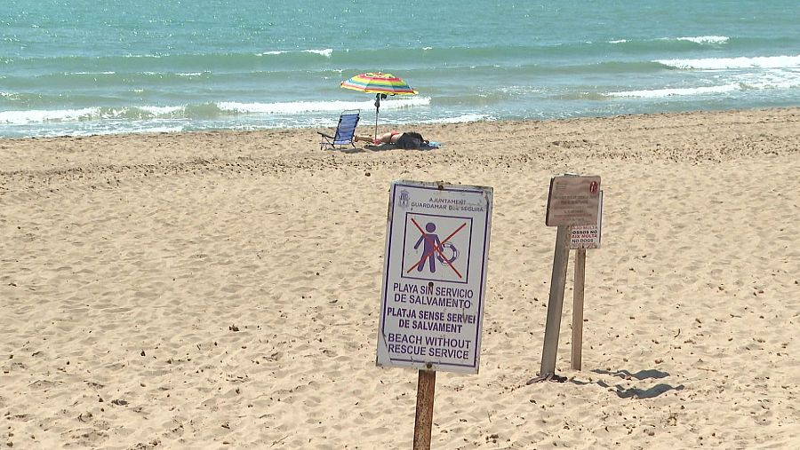 Playa sin vigilancia en Guardamar del Segura, Alicante