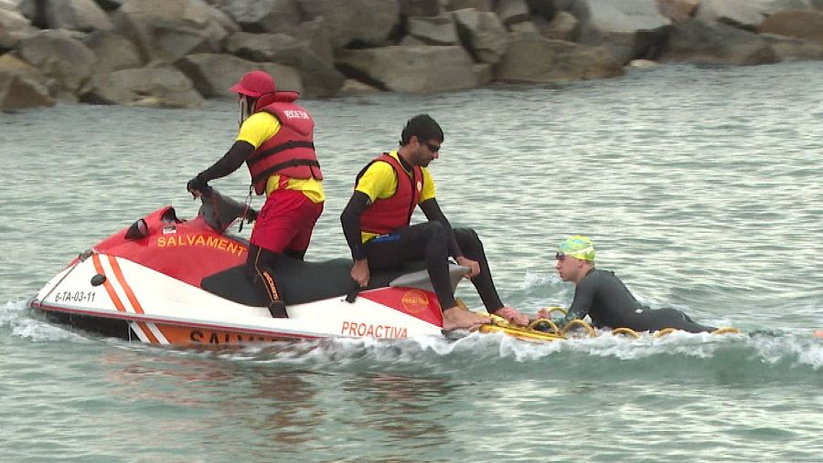 Ni los nadadores expertos se salvan de sufrir percances en el agua