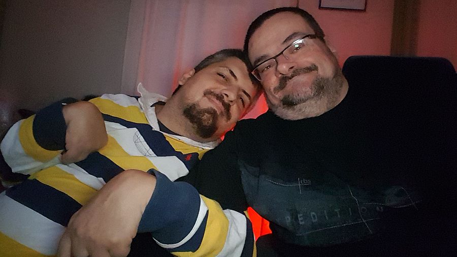 José, a la izquierda, Luisfer, a la derecha.