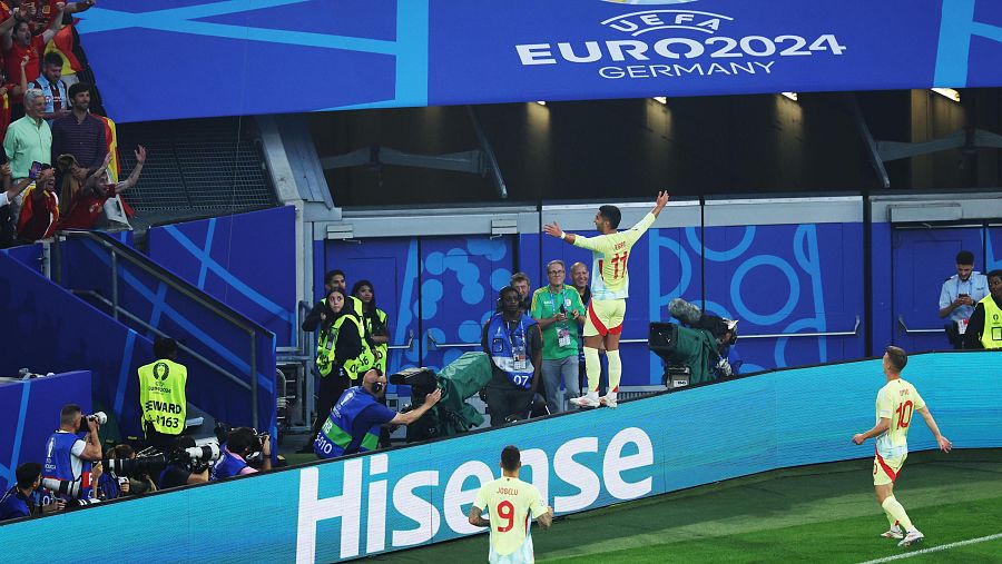 Ferran Torres celebra su gol ante Albania