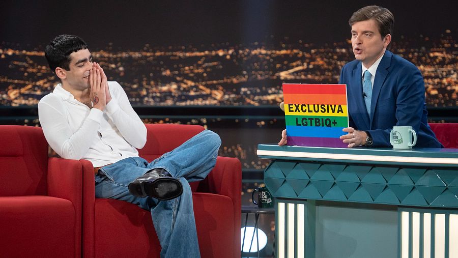 Omar Ayuso en Late Xou con Marc Giró, fotografía de Josep Echaburu