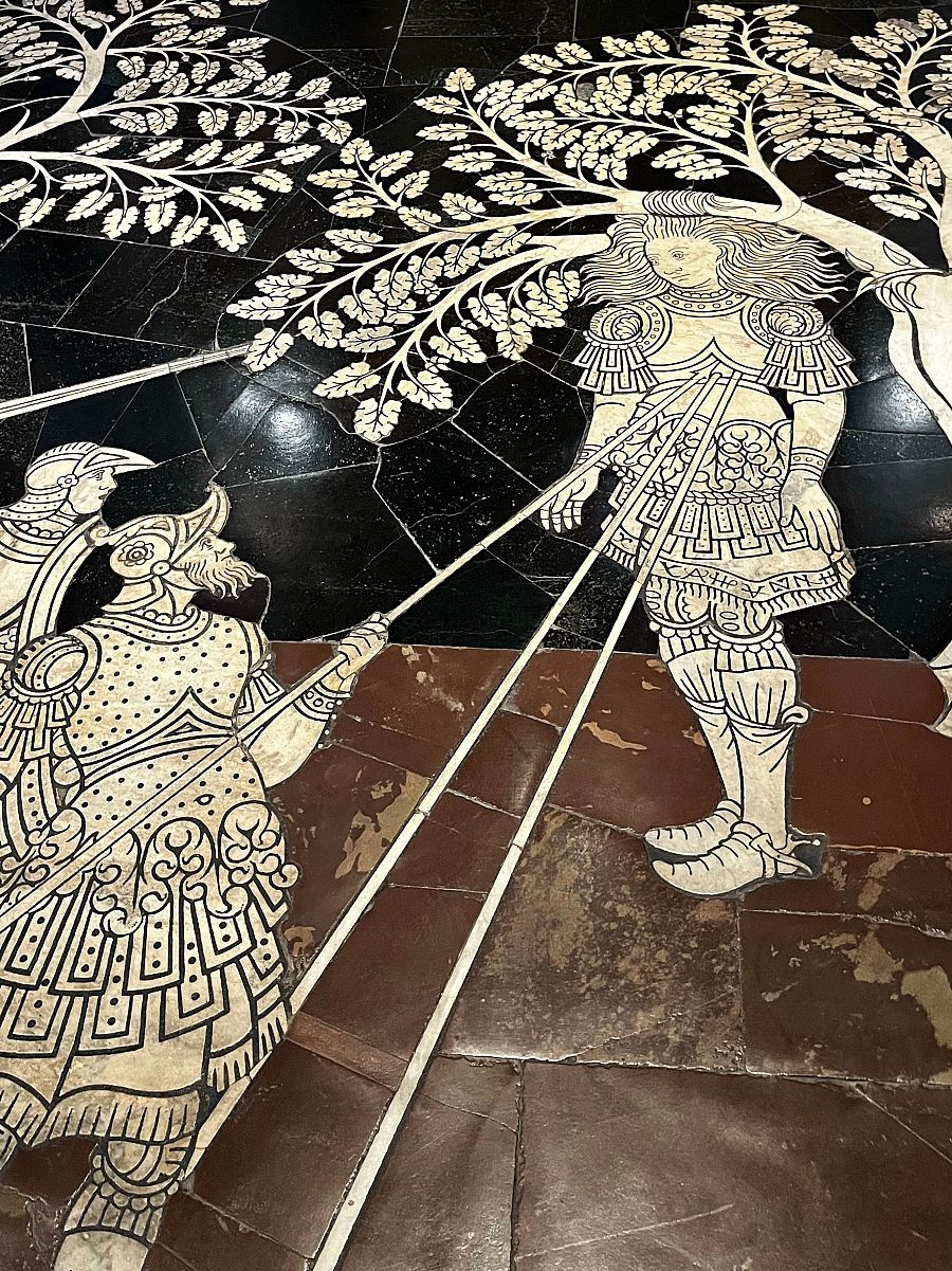 Detalles del pavimento de la catedral