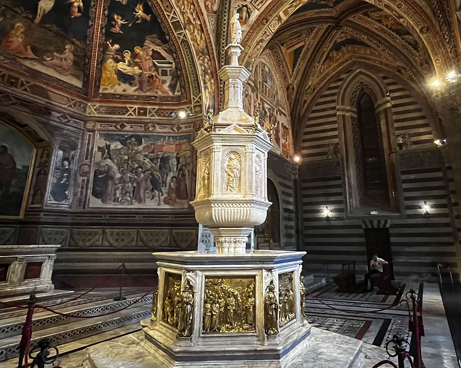 La pila bautismal de Siena