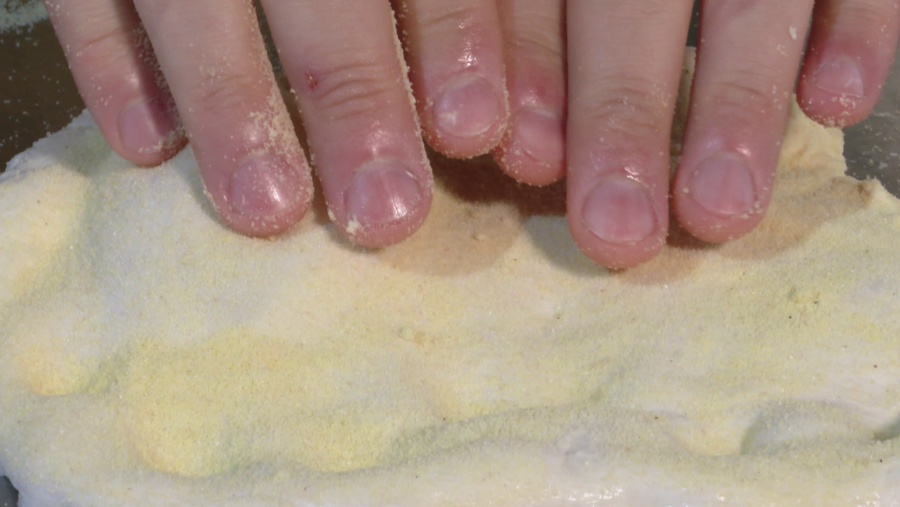 El segundo secreto está en el amasado: mejor con las manos