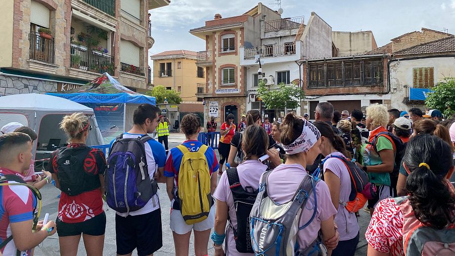 Participantes de la Women Raid preparándose para la carrera, para el reportaje con Objetivo Igualdad